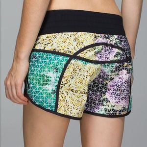 Lululemon tracker shorts size 4